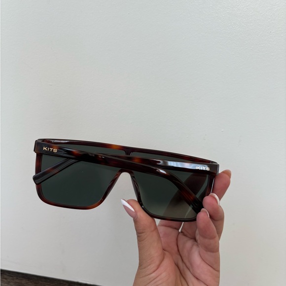 NEW Thrive Kits D-Frame Tortoise Shell Sunglasses - Picture 2 of 6